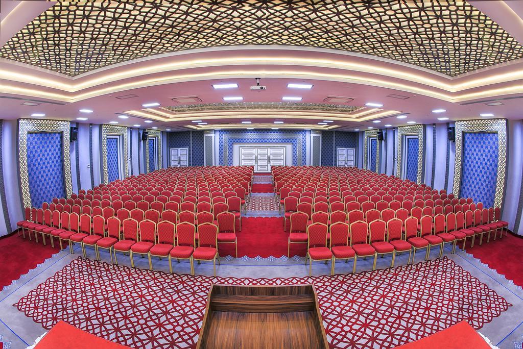 Demonti Otel 4*