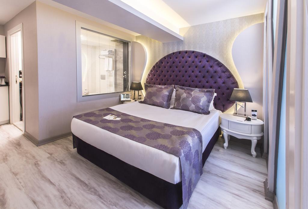 Demonti Otel