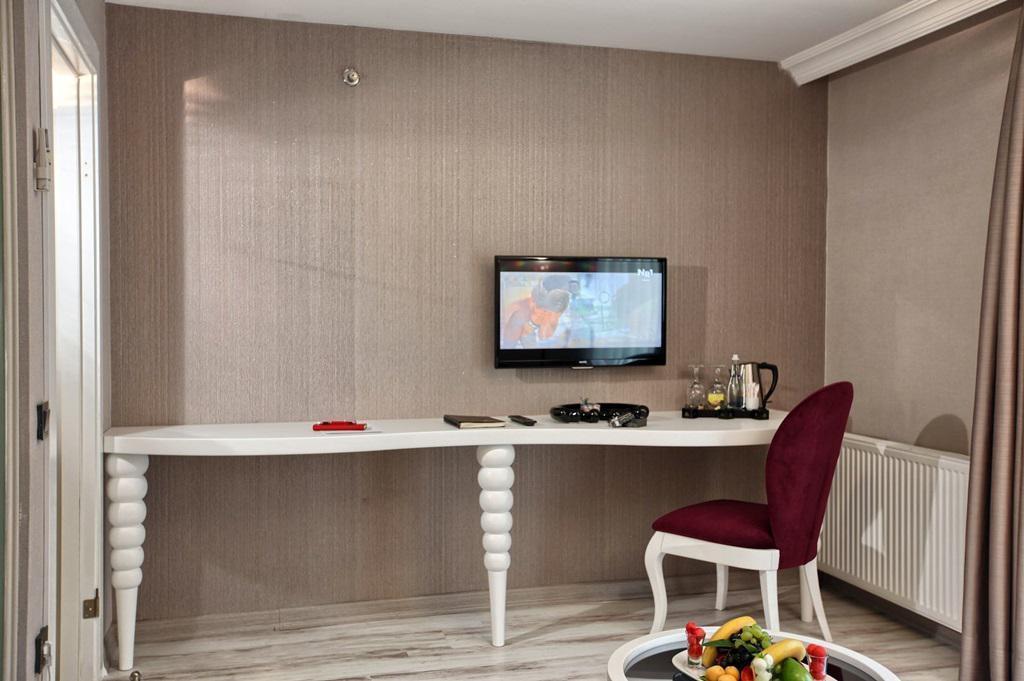 Demonti Otel 4*